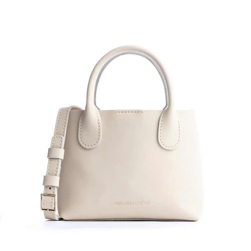 Raindrop Crossbody Bag (Classic/Snap) in Bone